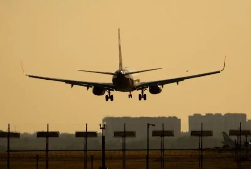 Россиядаги 11 та аэропорт фаолиятига қўйилган чекловлар узайтирилди