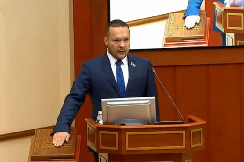 Konstantın Avershın Májilis depýtaty retinde ant berdi