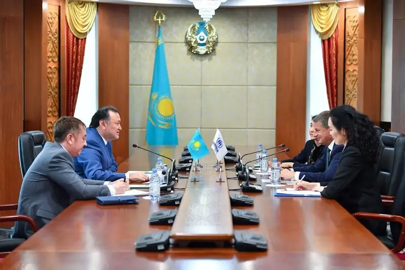 Референдум обсудил сенатор Мухтар Кул-Мухаммед с представителем ООН