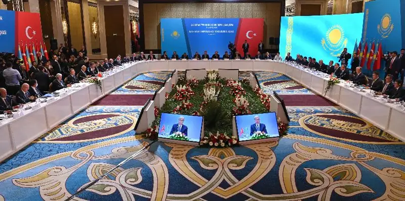 Biz munaıdy Qytaı men Eýropaǵa eksporttaý joldaryn ártaraptandyrýdy qolǵa aldyq - Memleket basshysy
