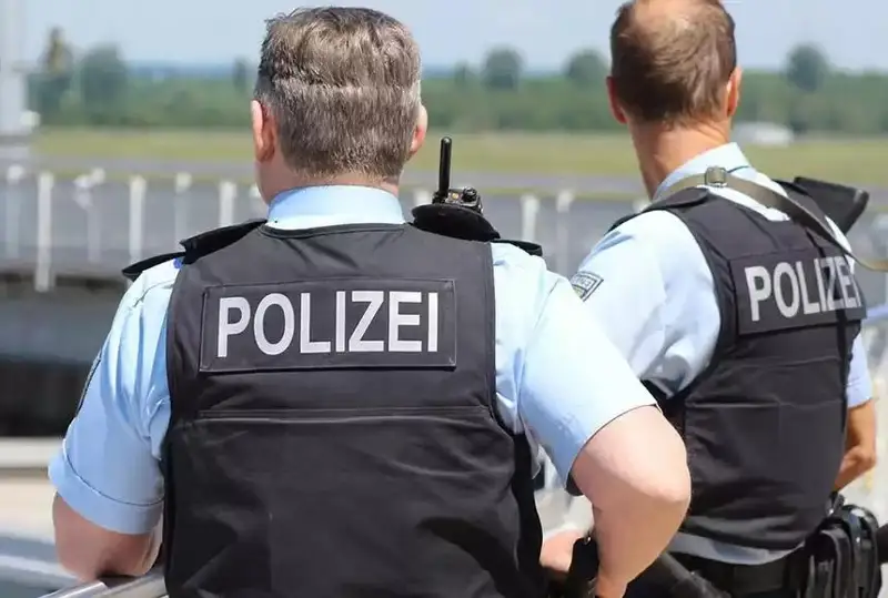 Бавария фуқароси 3 нафар қўшнисини отиб ўлдирди, яна икки кишини яралади