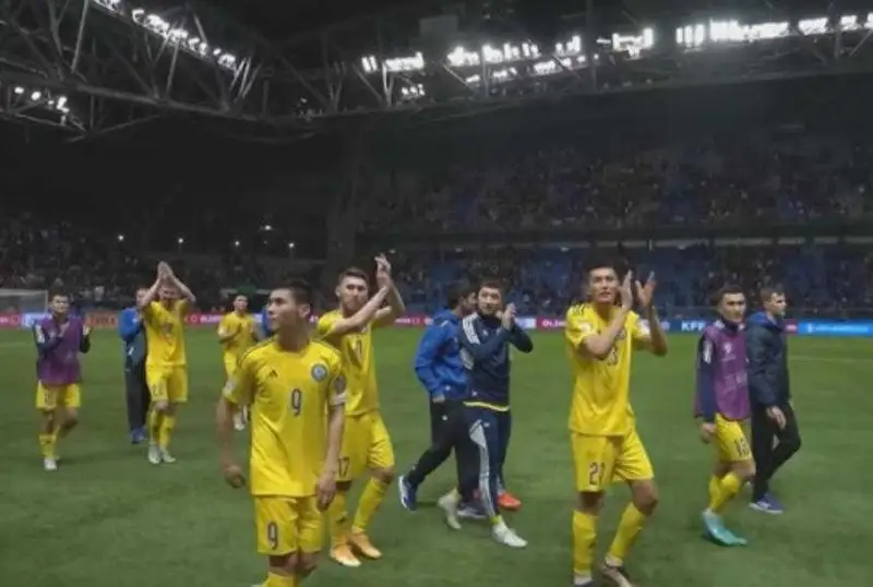 قازاقستاندىق فۋتبولشىلار سىياقى الاتىن بولدى