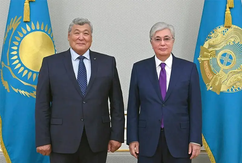 Президент Қозоғистон Халқ қаҳрамонини қабул қилди