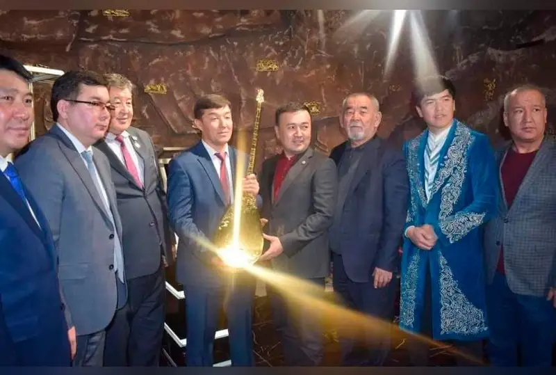 تۇركىستاندا انالوگى جوق «التىن دومبىرا» ساقتاۋلى تۇر - ۆيدەو