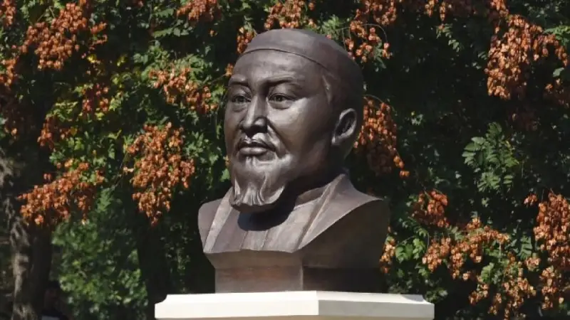 纪念阿拜诞辰175周年 罗马尼亚为伟人竖立雕像