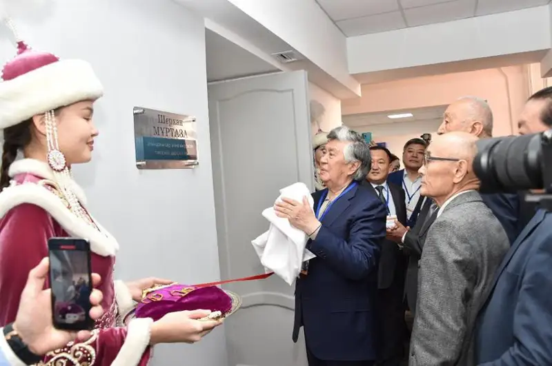 ءال-فارابي اتىنداعى قازاق ۇلتتىق ۋنيۆەرسيتەتىندە شەرحان مۇرتازا اتىنداعى اۋديتوريا اشىلدى