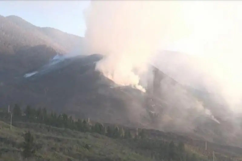 Испания: Кумбре-Вьеха вулқони отилиши тўхтади