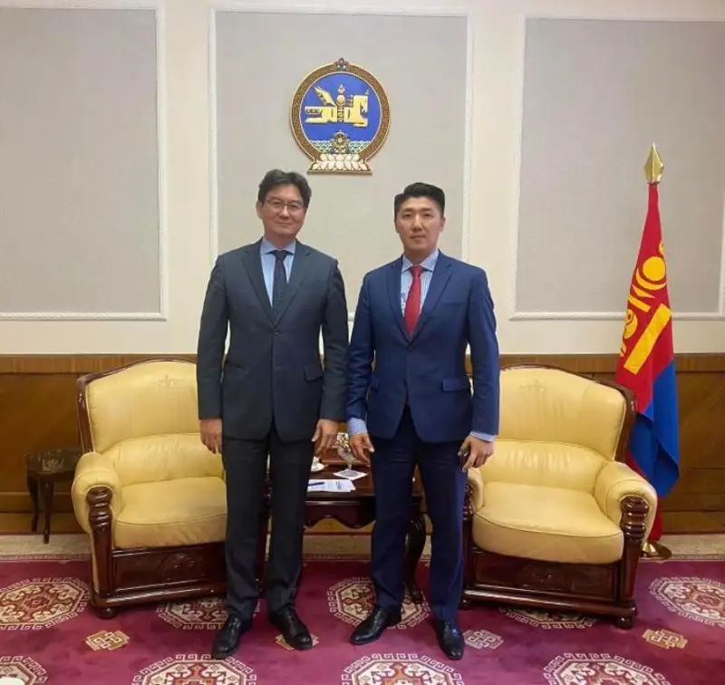 哈萨克斯坦大使会见蒙古国总统外交政策顾问