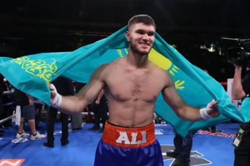 قازاقستاندىق بوكسشى تايسونمەن جۇدىرىقتاسادى