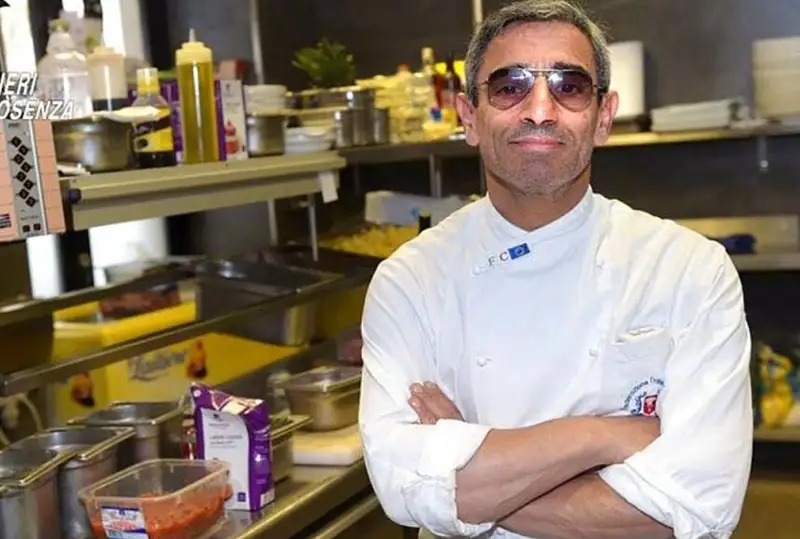 Франциядаги пицца ошпази 16 йилдан бери қочиб юрган мафиоз эканлиги аниқланди