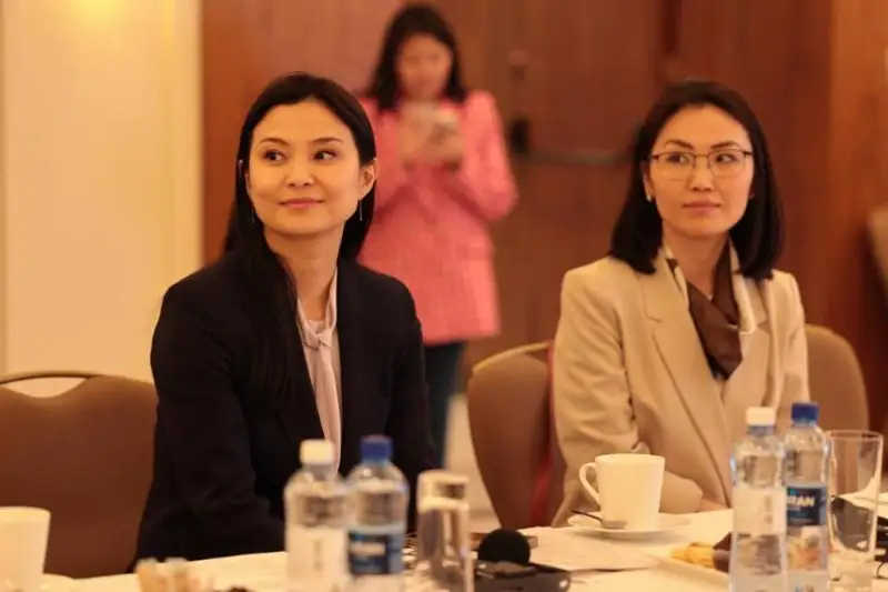 阿斯塔纳举行女性创业座谈会