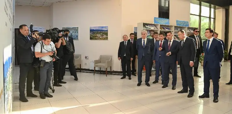 Касым-Жомарт Токаев посетил открытие филиала КазНУ имени аль-Фараби в Бишкеке