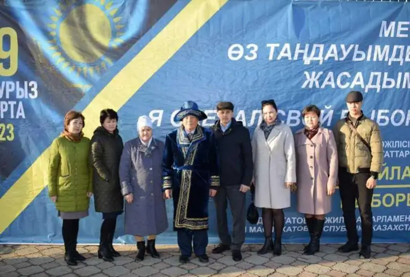 ءبىر وتباسىدان 3 ۇرپاق وكىلدەرى داۋىس بەردى