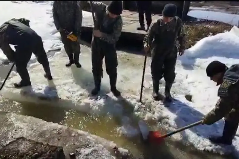 Военные привлечены для противопаводковых работ в районе Алтай
