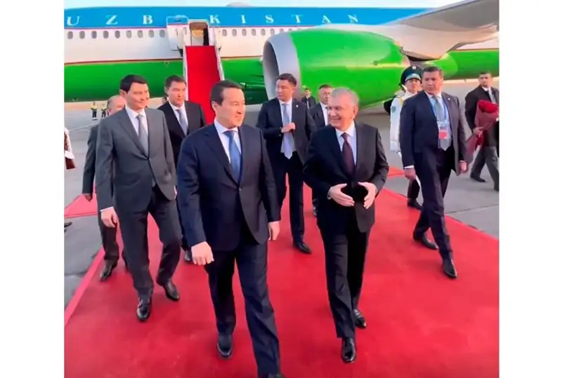 Ўзбекистон Президенти Шавкат Мирзиёев Қозоғистонга келди
