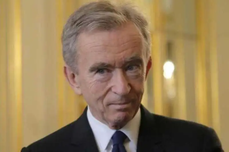 Forbes маълумотларига кўра, дунёдаги энг бой одам аниқланди