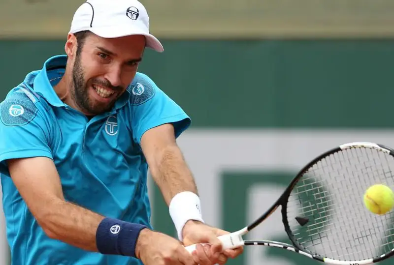 Михаил Кукушкин  неудачно стартовал на турнире в Сен-Тропе