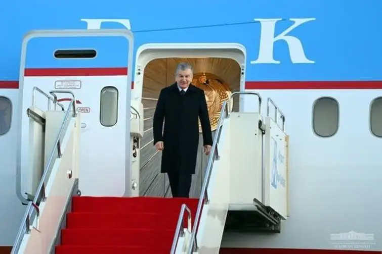 Ўзбекистон Президенти Шавкат Мирзиёев Нур-Султан шаҳрига келди