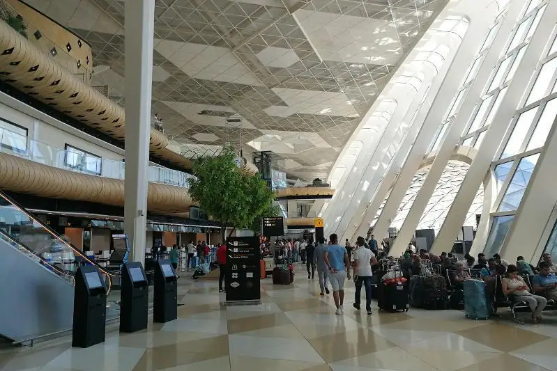 阿塞拜疆今后将要求航班旅客提供COVID护照