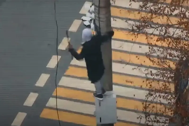 باس پروكۋرور: دەسترۋكتيۆتى كۇشتەر بەيبىت ازاماتتاردى «ءتىرى قالقان» رەتىندە پايدالانعان