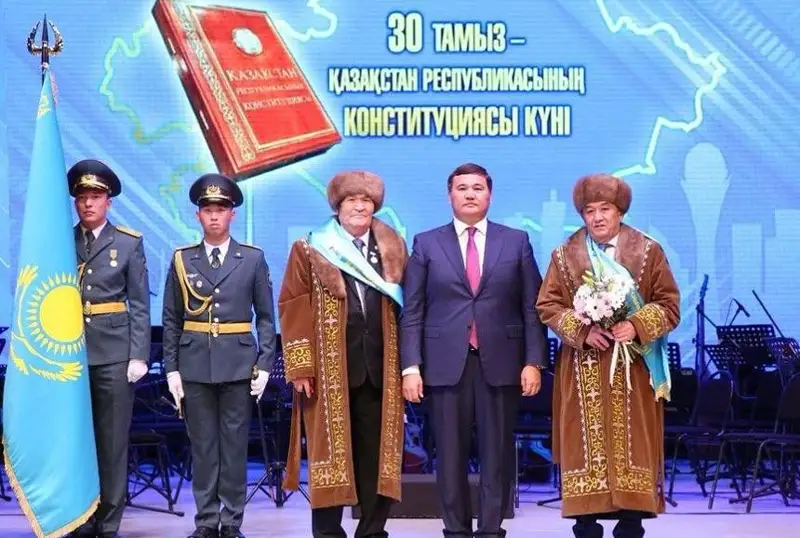 ەلتاڭبا اۆتورى مەن بەلگىلى حيرۋرگ قىزىلوردا وبلىسىنىڭ قۇرمەتتى ازاماتى اتاندى