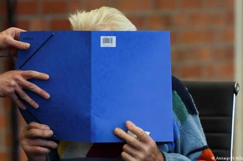 Германияда 100 ёшли собиқ концлагер соқчиси суд қилинди