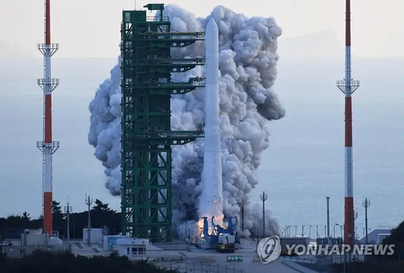 KHDR Japon teńizine qaraı 3 raketa ushyrdy