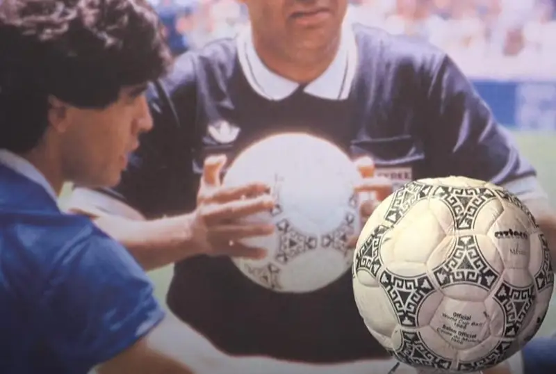 Диего Марадонанинг 36 йил олдинги баҳсли голини урган тўп кимошди савдосига қўйилади