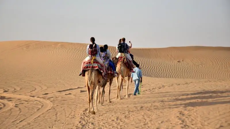 تۋريستەر ءبىلۋى كەرەك بىرىككەن اراب امىرلىكتەرىندەگى تاڭعالارلىق تىيىمدار