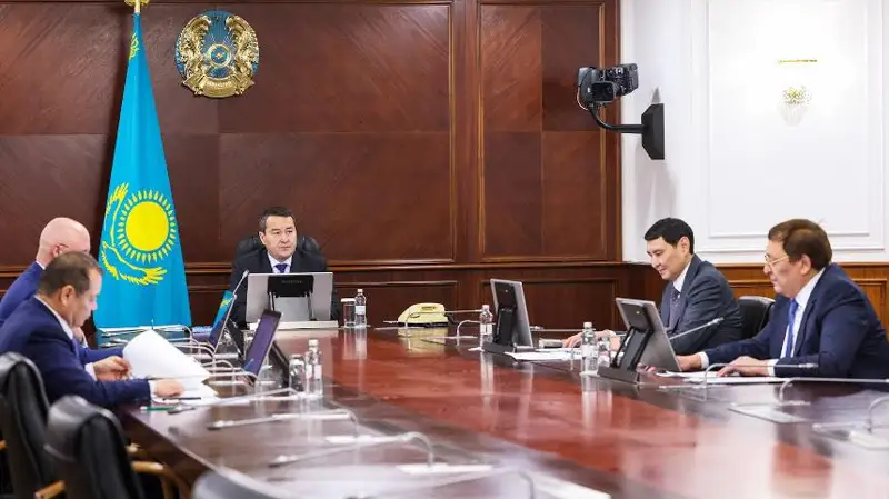 Úkimette otandyq mashına jasaý salasyndaǵy máseleler qaraldy