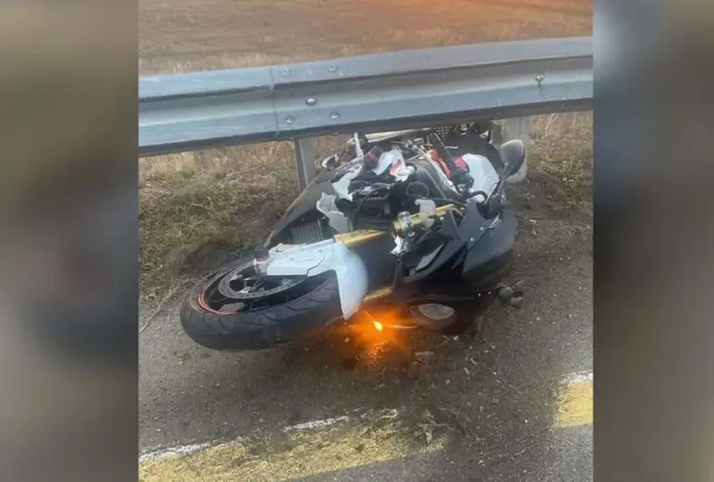 Мотоциклист разбился насмерть на трассе в Акмолинской области