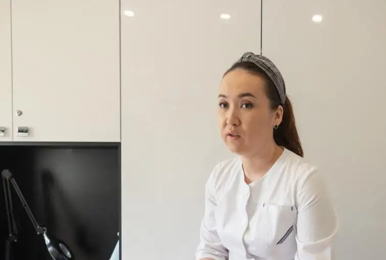 كوكتەمدە بەت تەرىسىن قالاي كۇتۋ كەرەك. كوسمەتولوگپەن سۇقبات