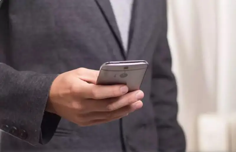 دەمالىس كۇنى باستىعىڭىز حابارلاسسا، جاۋاپ بەرۋگە مىندەتتىسىز بە؟