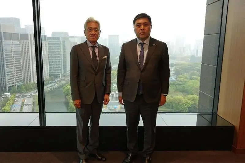哈萨克斯坦大使会见日本丸红集团董事长