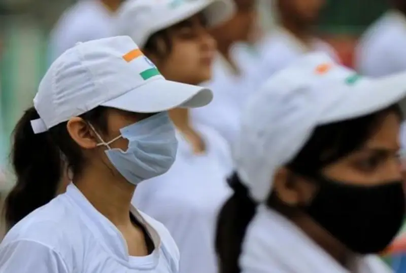 Ҳиндистон ниқоб кийган, Хитойда касалхонада жой йўқ. Ковиднинг янги тўлқини тарқаладими