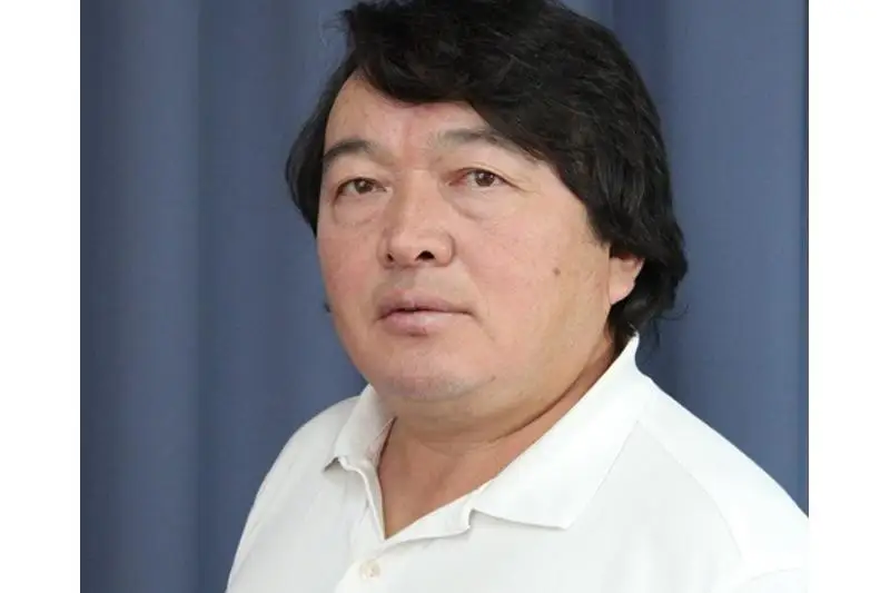 اسقار التاي، جازۋشى: بۇگىنگى جازۋشىلاردىڭ اڭىزعا اينالاتىنىنا كۇمانىم بار