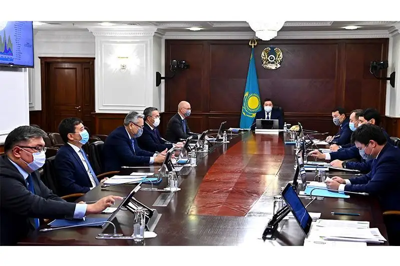 Ревакцинация: ҚР Бош вазири эмлаш пунктларининг тайёрлигини таъминлаш бўйича топшириқ берди