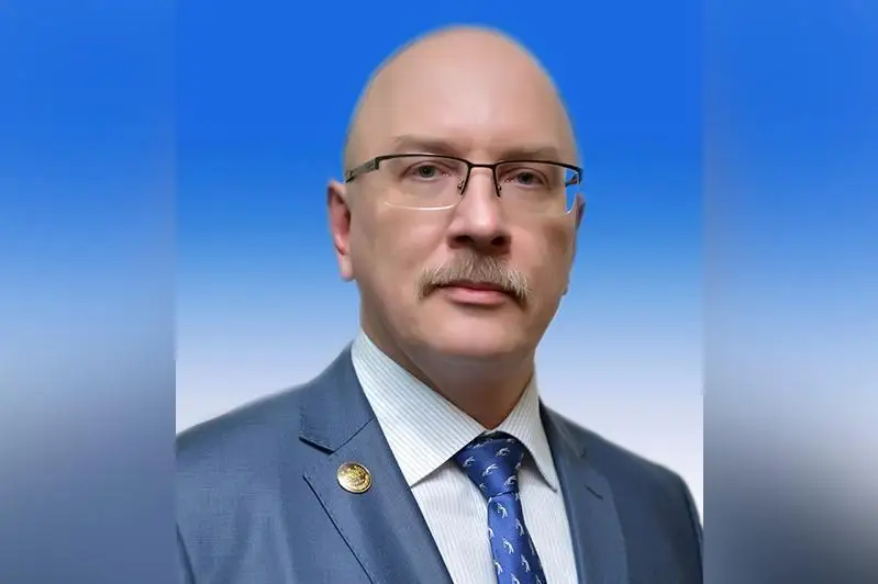 丹尼斯·希普出任哈萨克斯坦最高法院理事会主席