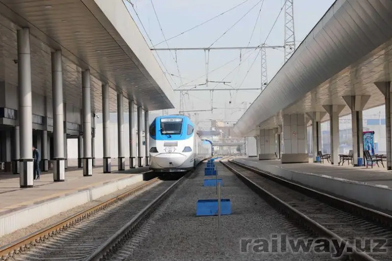 Ўзбекистонга яна бир «Aфросиёб» тезюрар поезди етиб келди