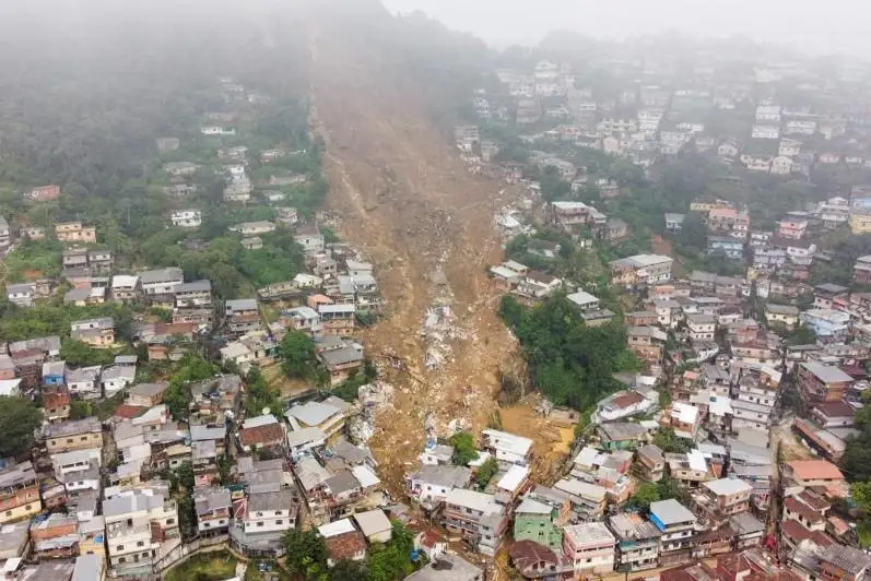 Бразилияда сув тошқинлари ва кўчкилар оқибатида ҳалок бўлганлар сони 100дан ошди