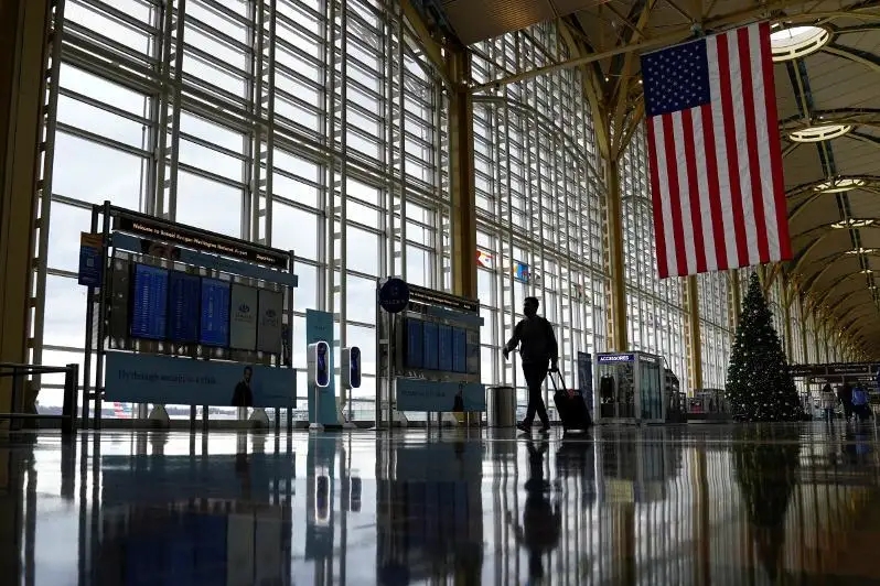 Янги йил арафасида АҚШ Африкадан келганлар учун чекловларни олиб ташлайди