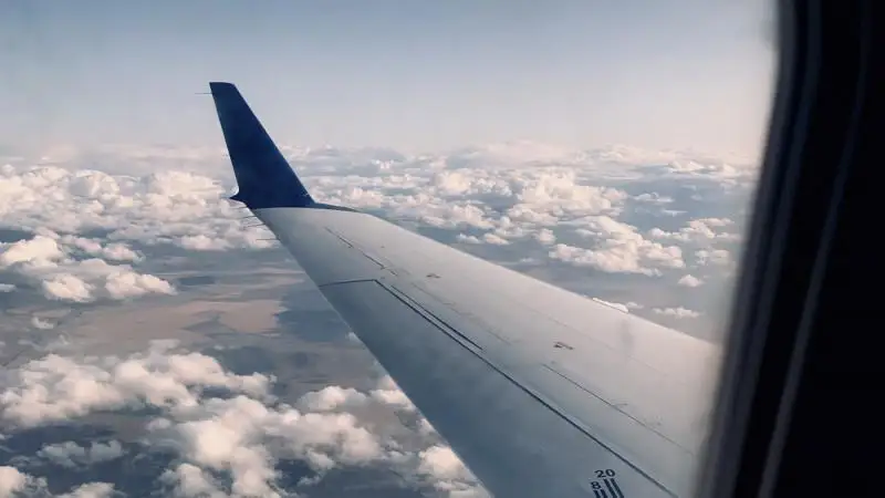 ءۇش ساعات ۇشتى. كوكشەتاۋدا قالانى 15 مارتە اينالعان ۇشاق جۇرتتى شوشىتتى