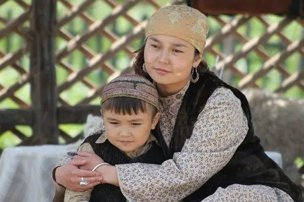 بالاڭىز ايتقان ءسوزدى تىڭداسىن دەسەڭىز