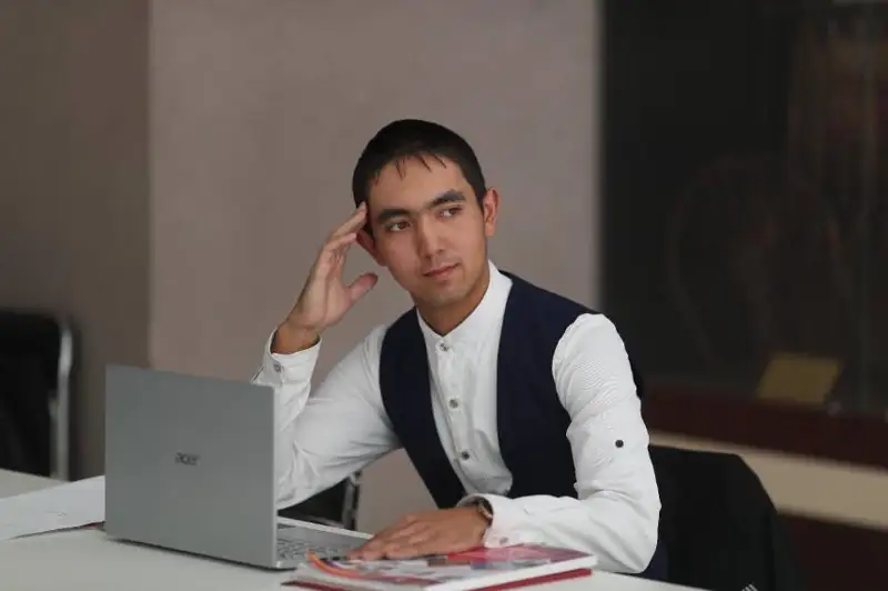 استانالىق ستۋدەنت ۇلكەن سانداردى كالكۋلياتورسىز ەسەپتەۋ فورمۋلاسىن تاپتى