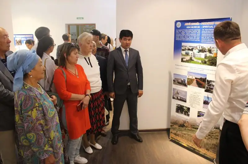 Передвижную выставку открыли ко Дню Абая в Алматы