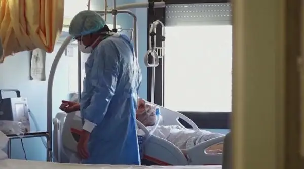 الەمدە كوروناۆيرۋستان ءبىر ميلليوننان اسا ادام كوز جۇمعان
