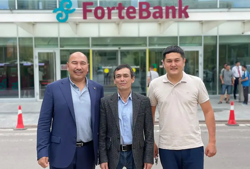 بوكستان وليمپيادانىڭ ەكى دۇركىن جۇلدەگەرى بولات جۇمادىلوۆكە پاتەرى قايتارىلدى