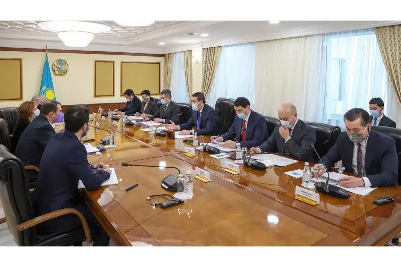 Алихан Смаилов провел переговоры с вице-президентом ЕБРР Аланом Пию