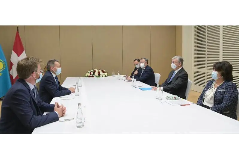 托卡耶夫总统在日内瓦会见国际红十字会主席毛雷尔