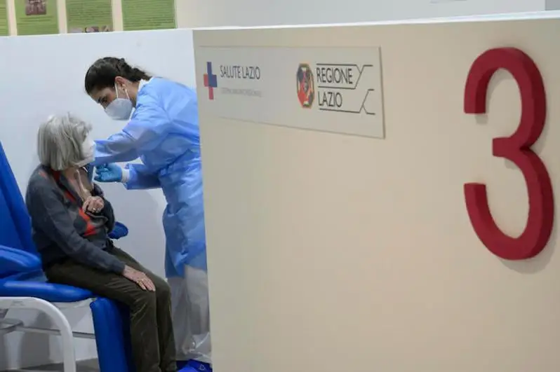 Италияда эмланмаганлар учун қатъий чекловлар жорий этилади